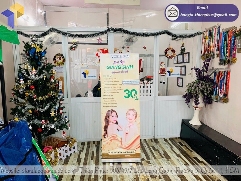 Ý tưởng thiết kế cho standee khung chữ X dễ gây chú ý KH